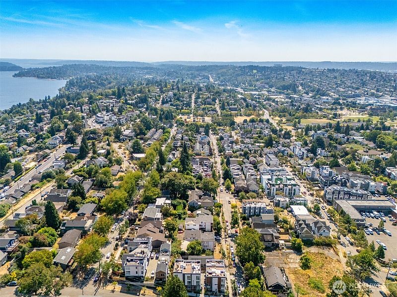5th image of 810 29th Avenue S