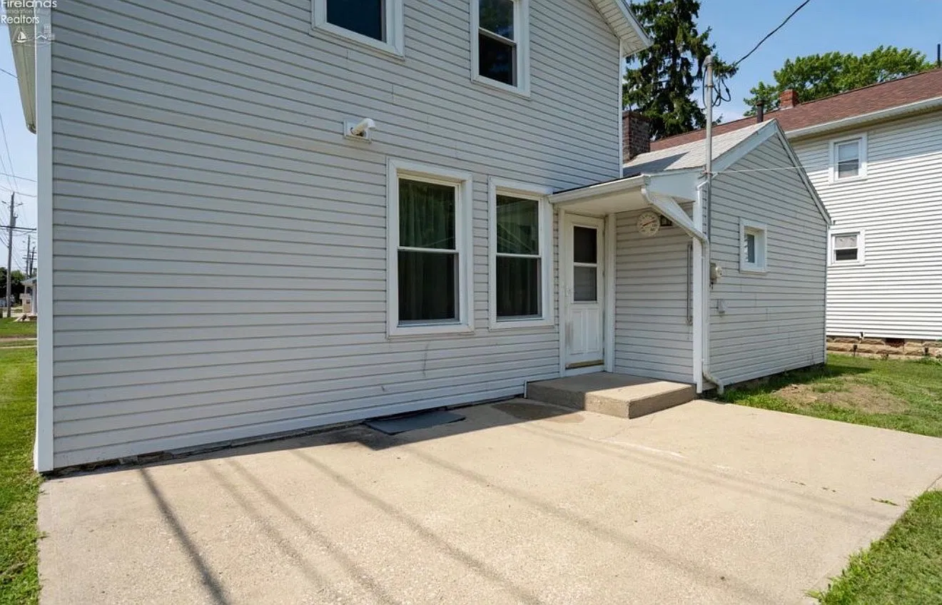 3 bed, 1386 sqft, $1,450 — Photo 2
