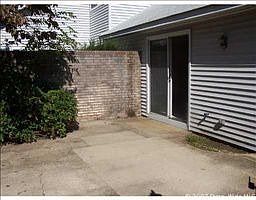 2nd image of 811 Williamsburg Ct
