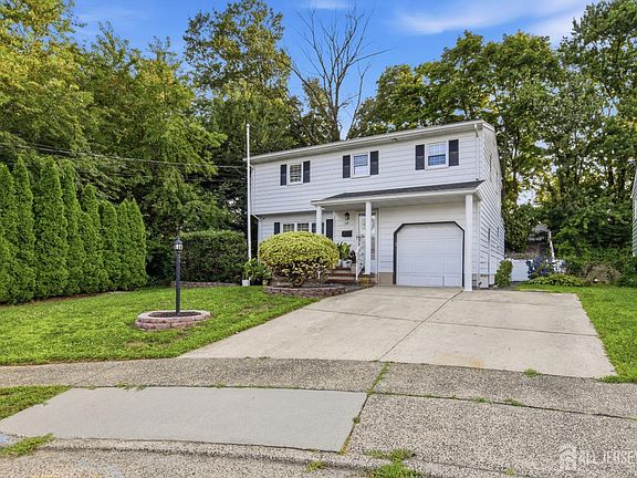 4th image of 518 Orchard Pl