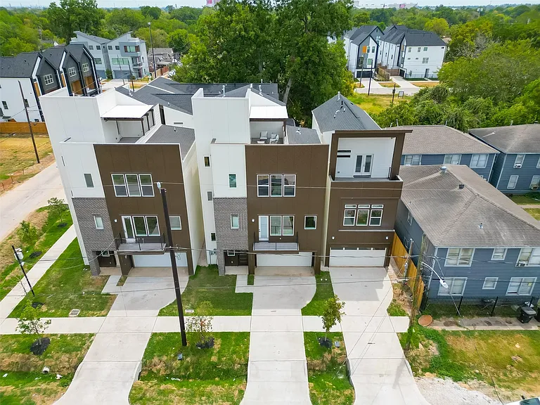 2909 Nagle St — Photo 39