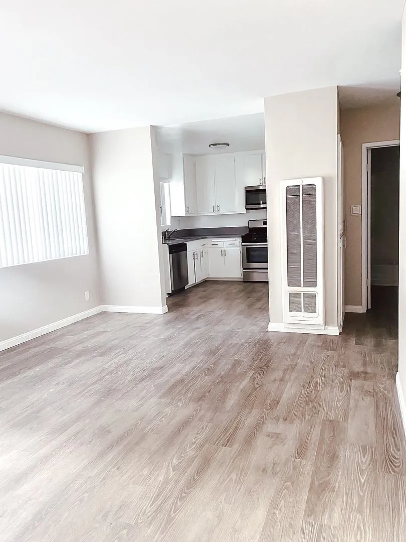 Coral Apartments — Photo 4
