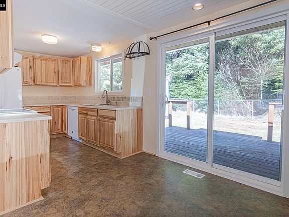3rd image of 2820 Marsha Ave