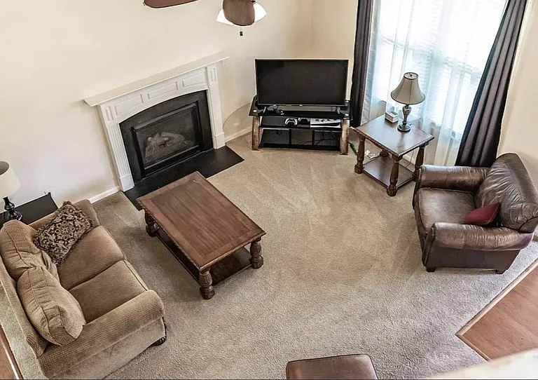 909 Amanda Dr — Photo 6