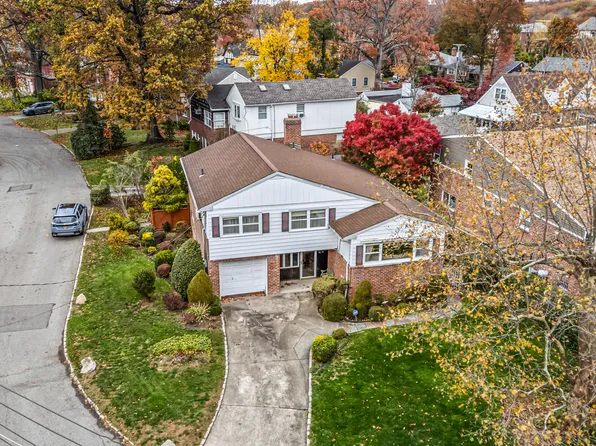 86-79 Pinto Street image 2 of 25