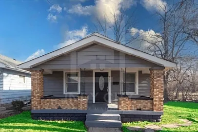 2 bed, 1.0 bath, 912 sqft, $1,300 — Photo 1