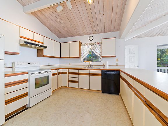 3rd image of 82-715 Kamakani St #1