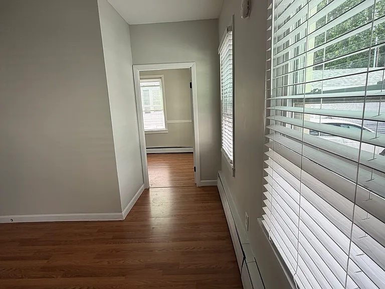35 Catherine St #1 — Photo 14