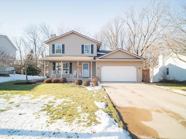 5 Palm Ct, Bloomington, IL 61701