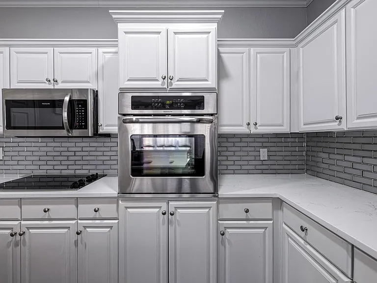 6011 Barrington Ct — Photo 12