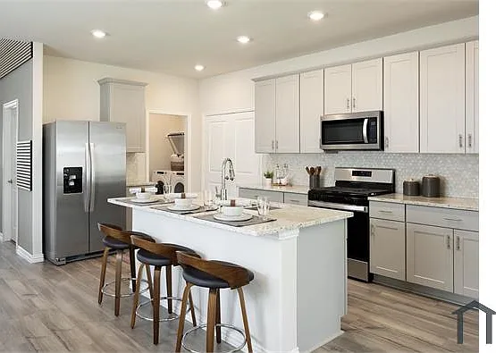 5 bed, 2600 sqft, $3,499 — Photo 1