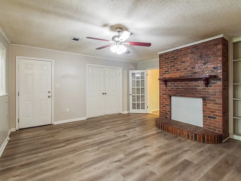 863 Hackberry Dr — Photo 6
