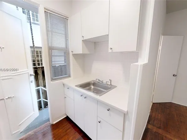 639 12th St APT 3, Miami Beach, FL 33139