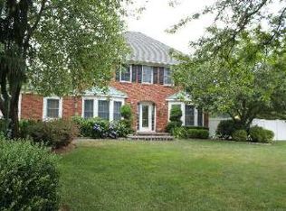 42 Whitebirch Ln, Commack, NY 11725