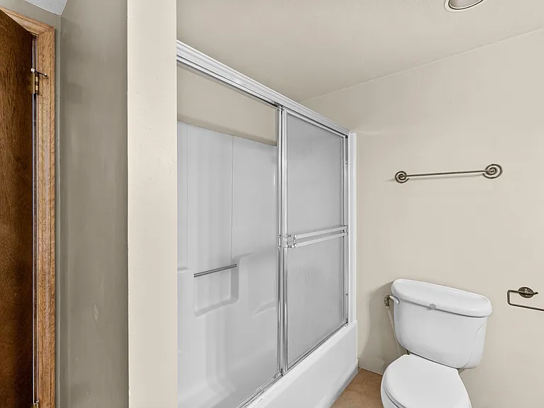 2600 N Valley View Rd #111 — Photo 7