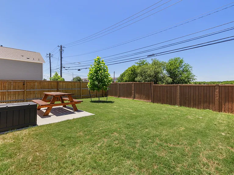 8306 Haflinger Dr — Photo 17