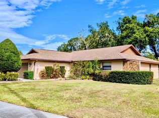 1406 Sandalwood Dr, Plant City, FL 33563