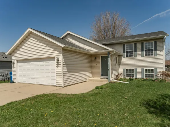 414 8th St NW, Dodge Center, MN 55927