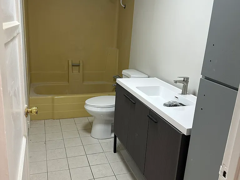 Jeffries Ave — Photo 10