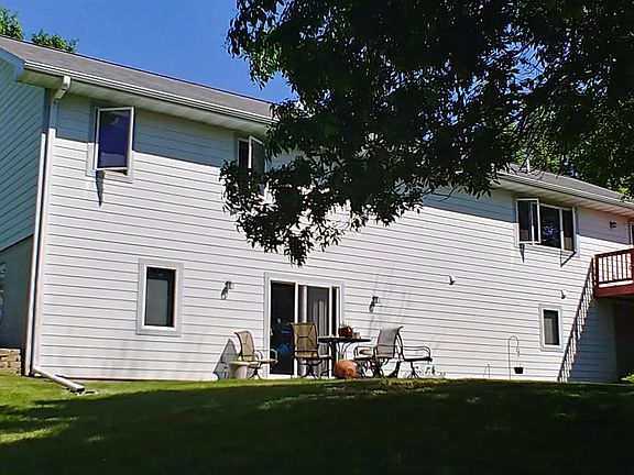3rd image of 125 New Preston Dr