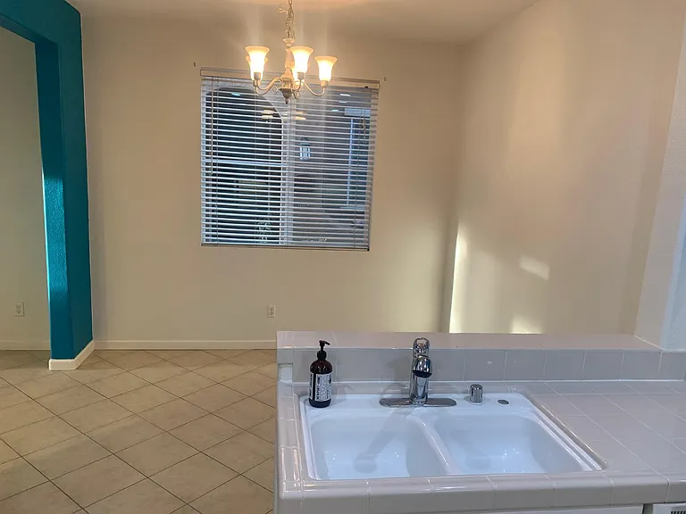 28435 Casselman Ln — Photo 4