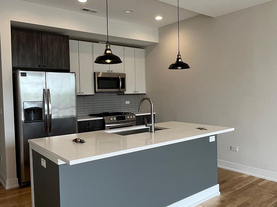 1st image of 2556 W Armitage Ave #202