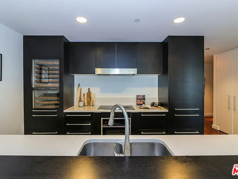 6250 Hollywood Blvd #10N — Photo 8