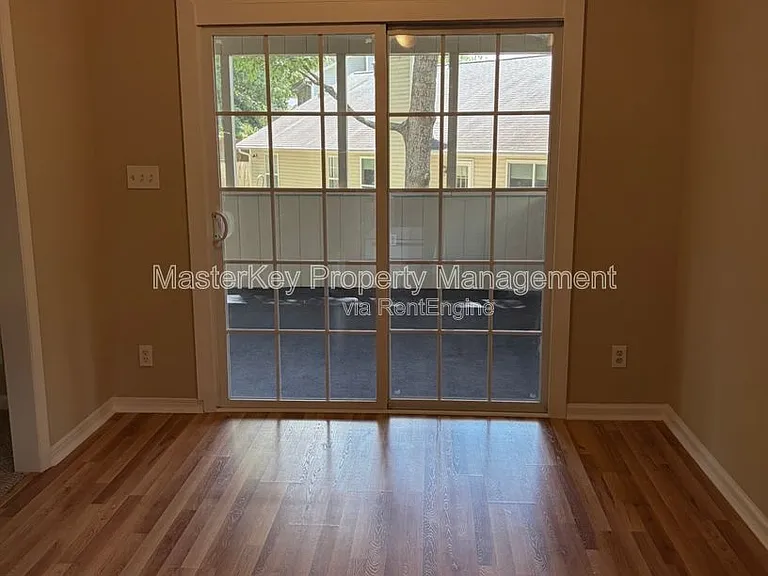 1401 Ravensthorpe Dr — Photo 3