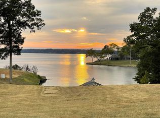 1910 Lingerlost Rd, Killen, AL 35645