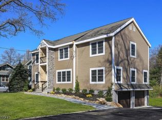 33 Janeway Pl, Morris Plains, NJ 07950