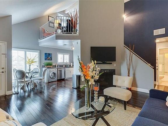 3rd image of 610 Venice Way