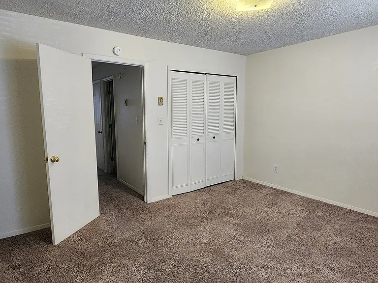 32 Royal Crest Dr #A — Photo 14