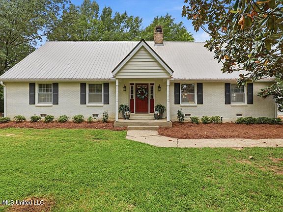 5th image of 327 Clarkdell Rd