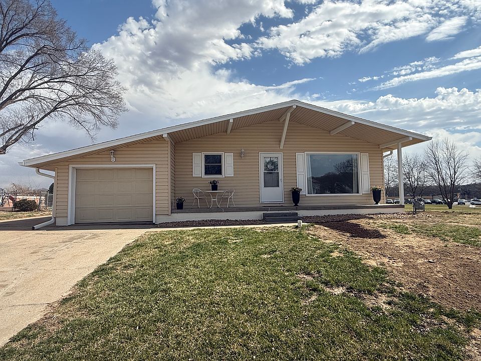 1st image of 203 Fairview Dr