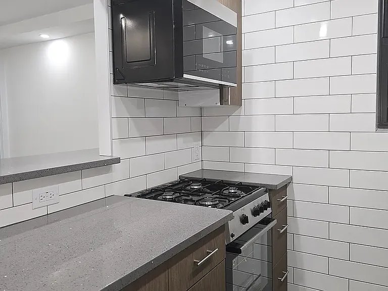 216 E 29th St #4F — Photo 9