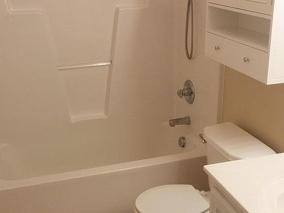 2nd image of 568 Knollwood Dr