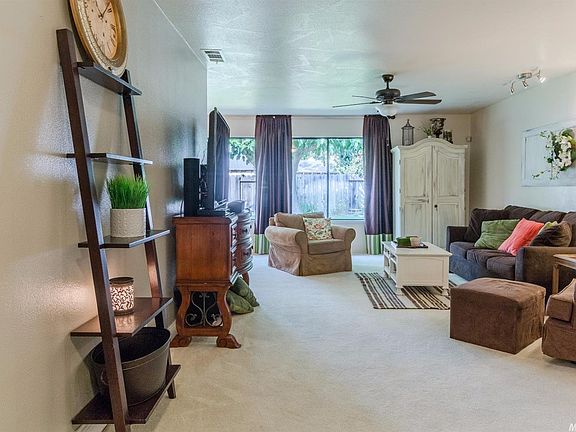 4th image of 7033 Bridgeport Cir
