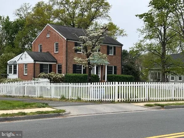 330 W Main St, Purcellville, VA 20132