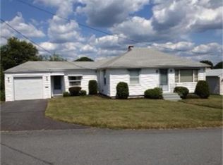 97 Ralph Chapman Rd, Swansea, MA 02777