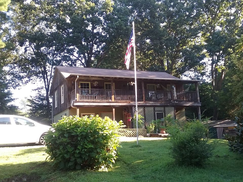 2nd image of 211 Murray St