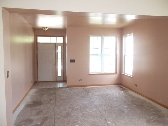 4th image of 3133 Heritage Blvd