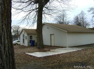 225 S Jackson St, Belleville, IL 62220