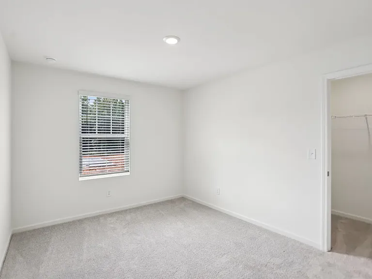 27 Crescent Blvd — Photo 15