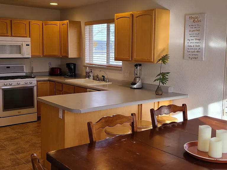 308 Lakeport Dr — Photo 9