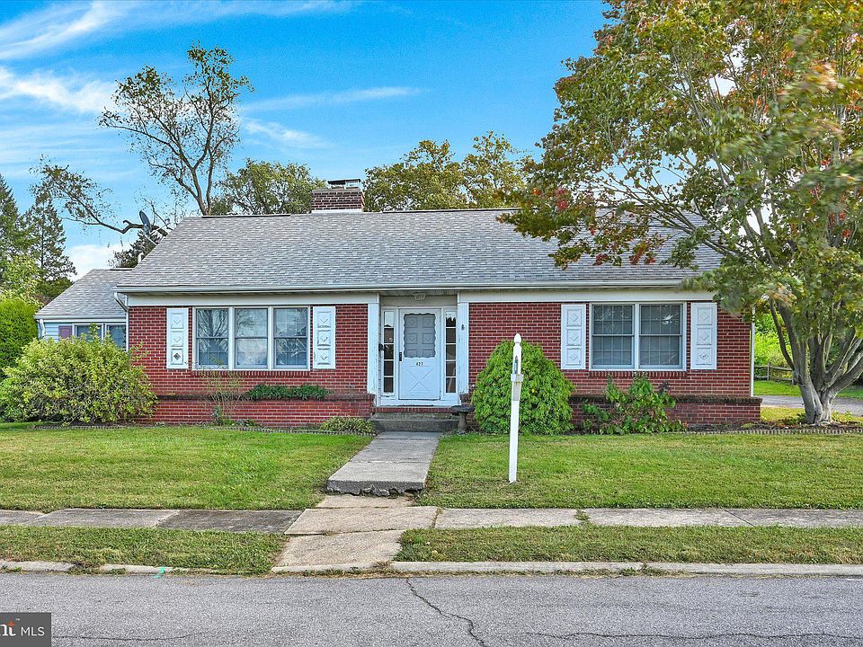 1st image of 427 Edison St