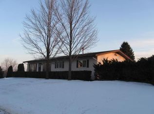 1205 15th St, Belle Plaine, IA