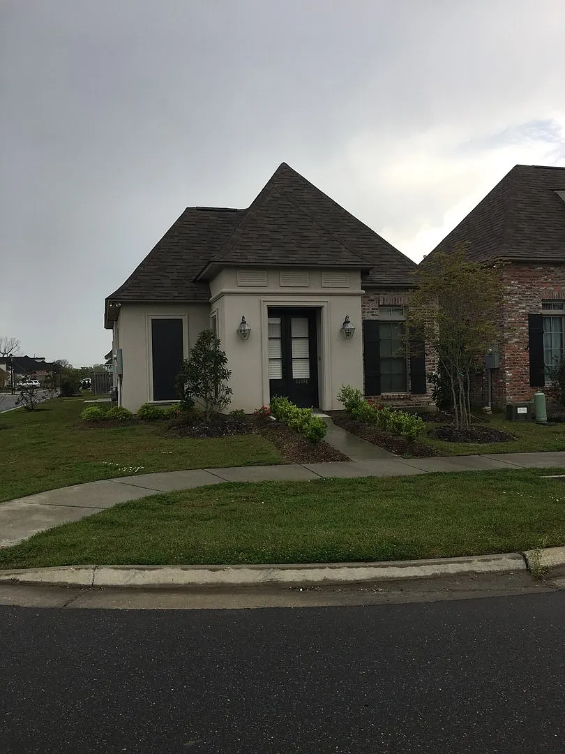 3 BR/ 2BA Off Nicholson between Bluebonnet & University Club — Photo 2