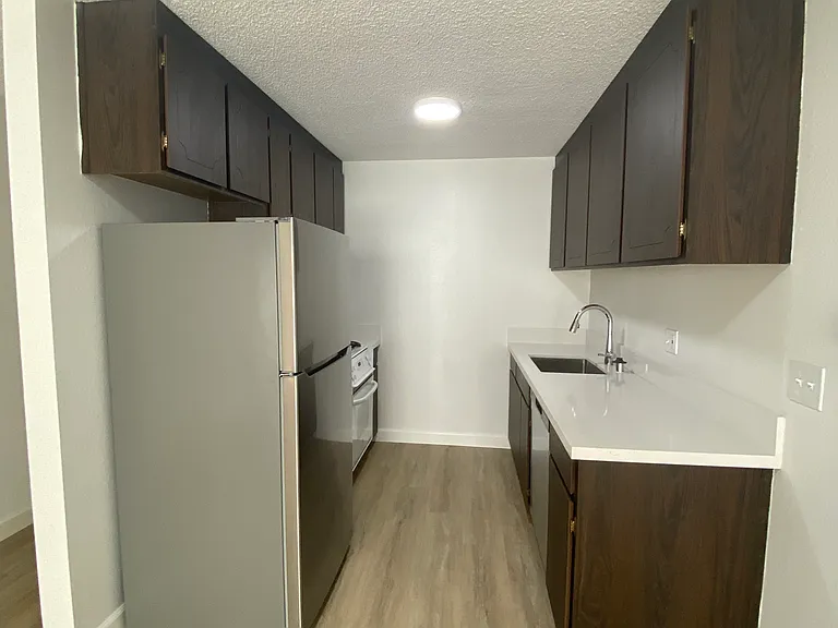 1940 Franklin St #202 — Photo 3
