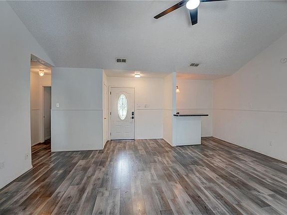 4th image of 2310 Vialoux Dr