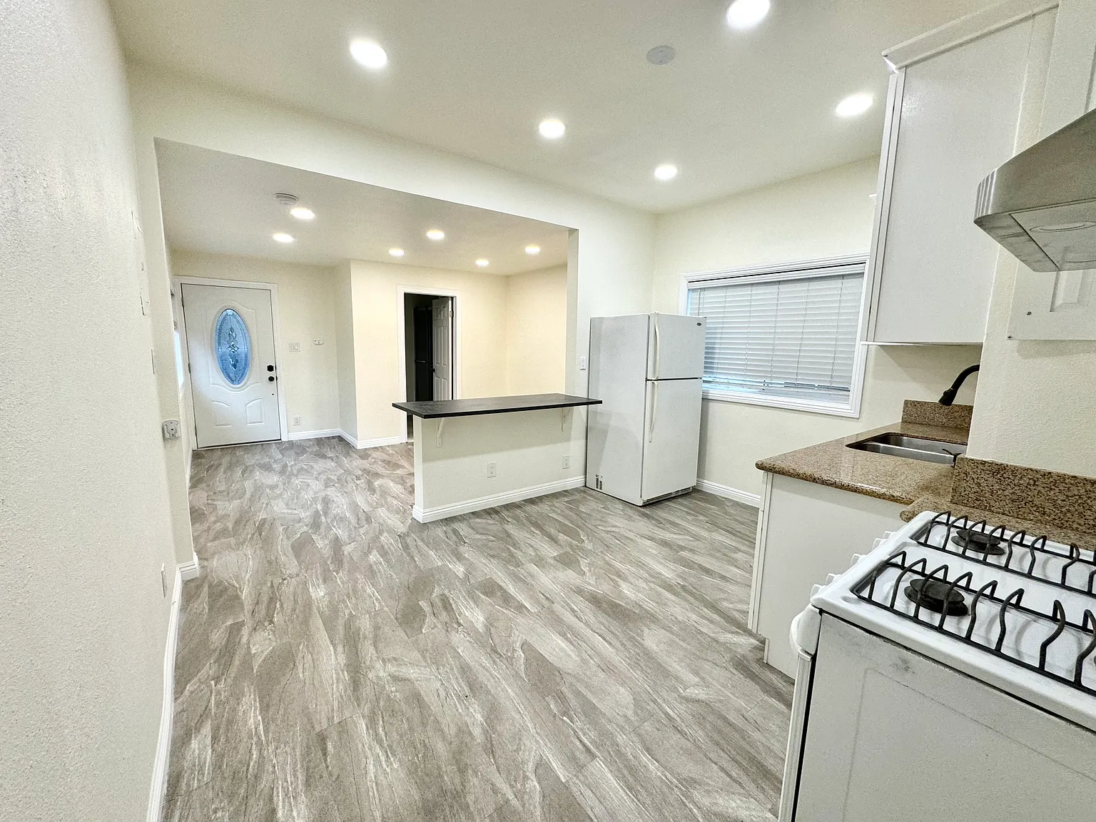 1149 Marietta St — Photo 2